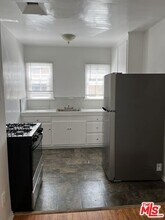 6767 Yucca St, Unit 2 in Los Angeles, CA - Building Photo - Building Photo