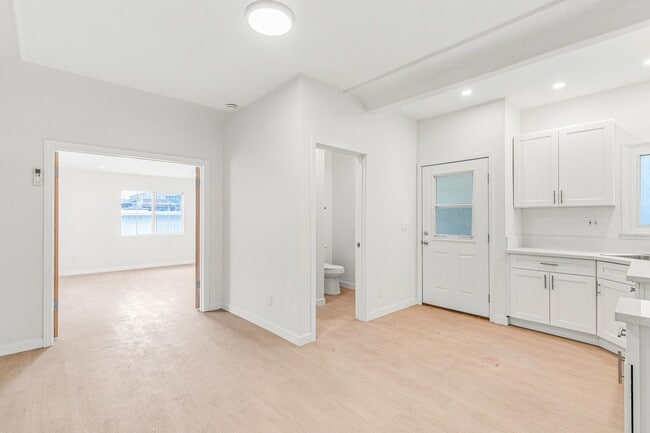 1144 S Wooster St in Los Angeles, CA - Building Photo - Building Photo