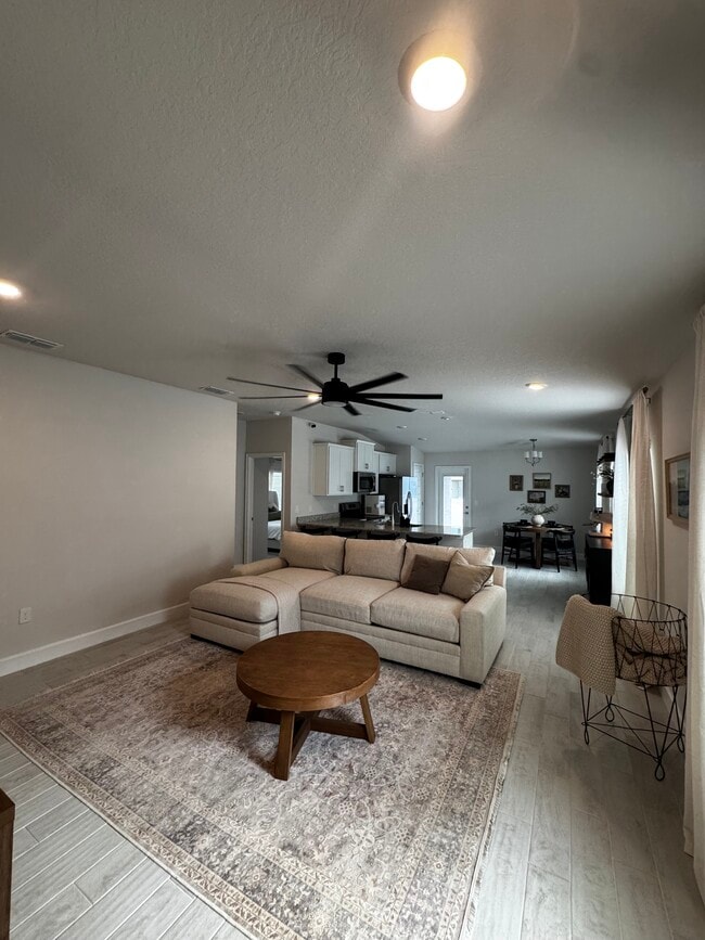 36140 Trinity Glade Rd in Dade City, FL - Building Photo - Building Photo