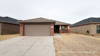 7452 103rd St in Lubbock, TX - Building Photo