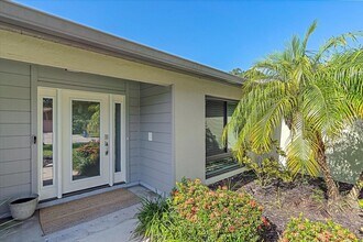 4814 Country Oaks Blvd, Unit 3 in Sarasota, FL - Building Photo - Building Photo