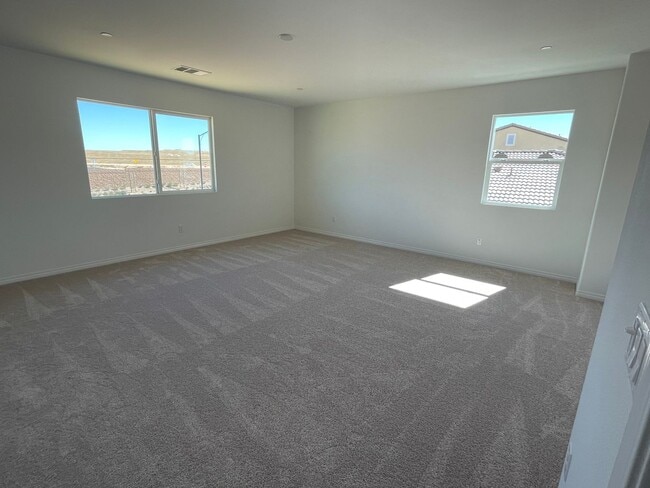 36628 Sevilla Wy in Beaumont, CA - Foto de edificio - Building Photo