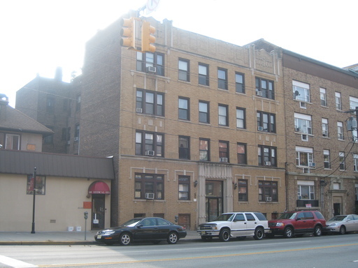 2684-Highland Arms Realty, LLC in Jersey City, NJ - Building Photo