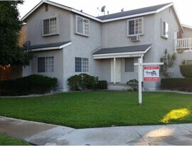 10623 Chestnut St in Los Alamitos, CA - Building Photo