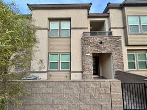 337 Laurel Peak Dr in Henderson, NV - Building Photo - Building Photo