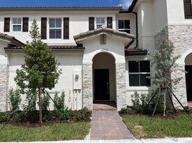 12235 NW 23rd Path in Miami Shores, FL - Building Photo