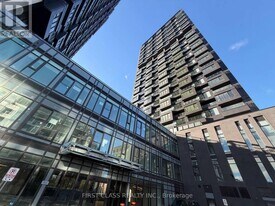 1 Quarrington Ln in North York, ON - Building Photo