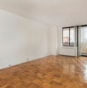 311 E 38th St, Unit 11D in New York, NY - Foto de edificio - Building Photo