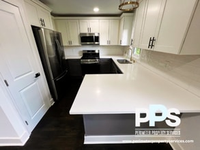 1064 Westmoor Dr NW in Atlanta, GA - Building Photo - Building Photo