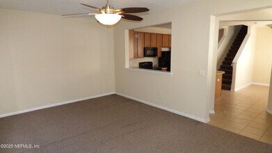 8702 Ribbon Falls Ln in Jacksonville, FL - Building Photo - Building Photo