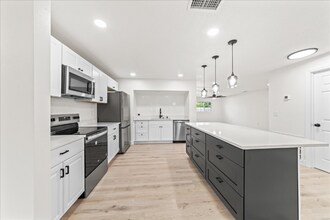 484 Greenway Ave in Satellite Beach, FL - Building Photo - Building Photo