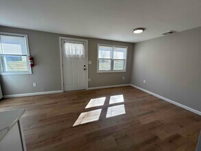 4226 Old Lincoln Hwy, Unit 2 in Trevose, PA - Foto de edificio - Building Photo