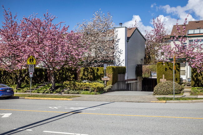 the Beeches in North Vancouver, BC - Building Photo - Building Photo