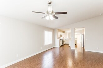 964 Moore Oaks Ct in Henderson, NV - Building Photo - Building Photo