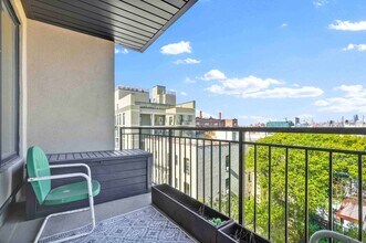 627 DeKalb Ave in Brooklyn, NY - Building Photo - Building Photo