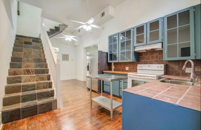 property at 5311 Palmetto St