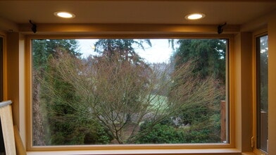 1807 Larch Way, Unit B in Lynnwood, WA - Building Photo - Building Photo