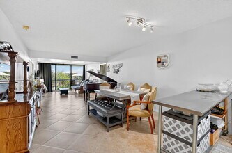 6205 Balboa Cir in Boca Raton, FL - Building Photo - Building Photo