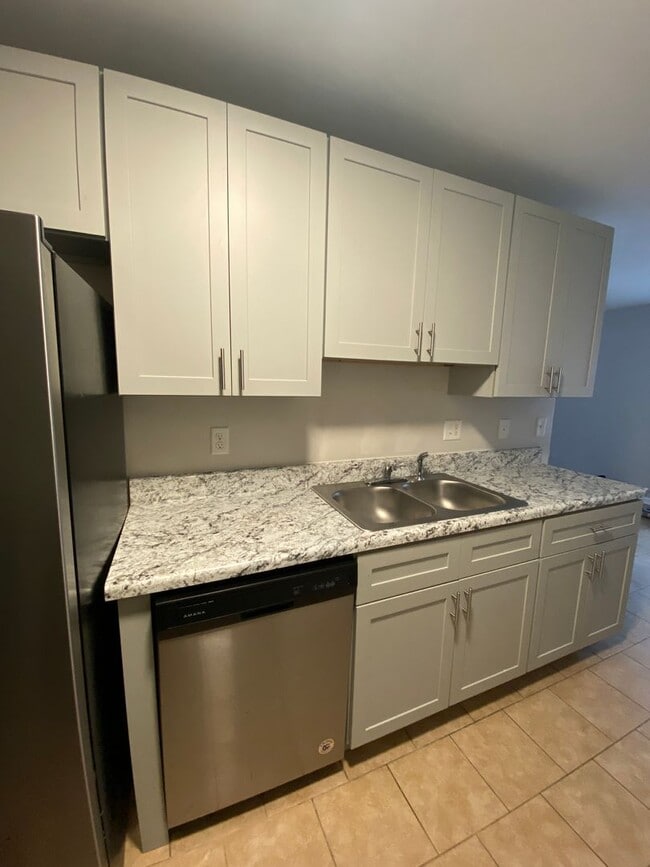 property at 221 Parkbrook Cir