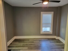 412 S Main St, Unit 1 in Vicksburg, MI - Building Photo - Building Photo