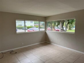 911 SW 15th Ter, Unit 1 in Fort Lauderdale, FL - Foto de edificio - Building Photo