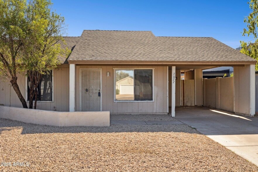 7027 S 40th Pl in Phoenix, AZ - Building Photo