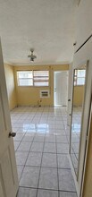 2211 Lincoln St in Hollywood, FL - Building Photo - Building Photo
