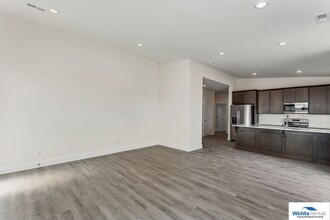 9804 E Annabelle Cir in Wichita, KS - Foto de edificio - Building Photo