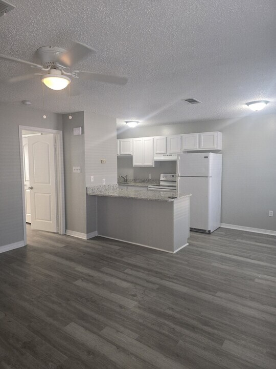 42493 Barry Ct in Hammond, LA - Building Photo