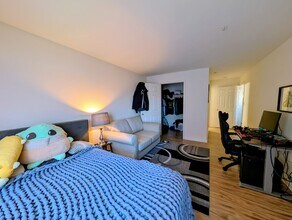 9810 Leatherfern Ter, Unit 203 in Montgomery Village, MD - Building Photo - Building Photo