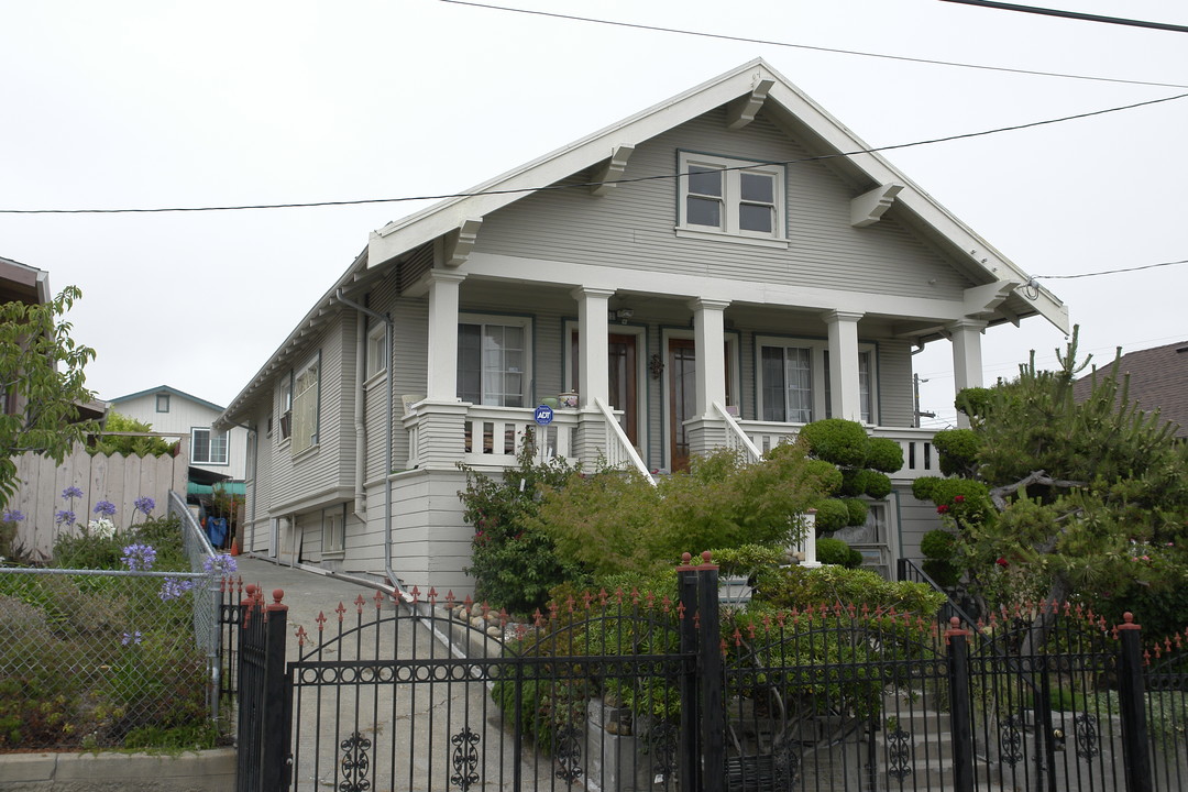 4032-4036 San Juan St in Oakland, CA - Building Photo