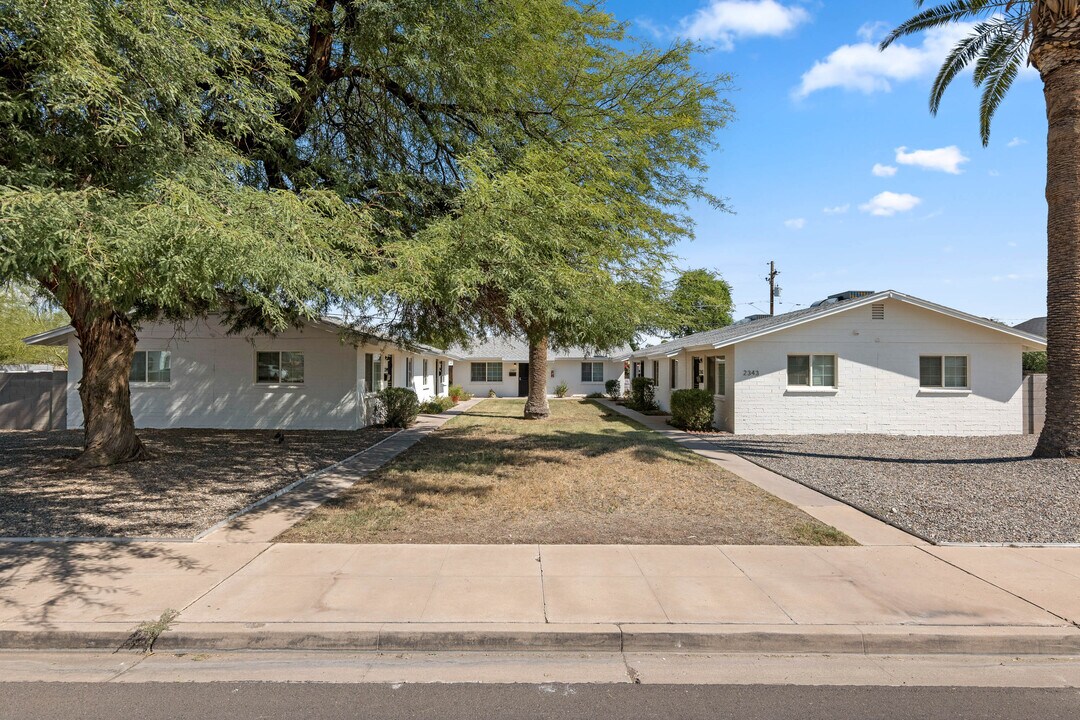 2343 N 12th St in Phoenix, AZ - Building Photo