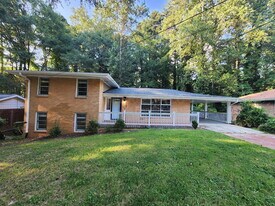 2689 Collier Dr NW in Atlanta, GA - Building Photo