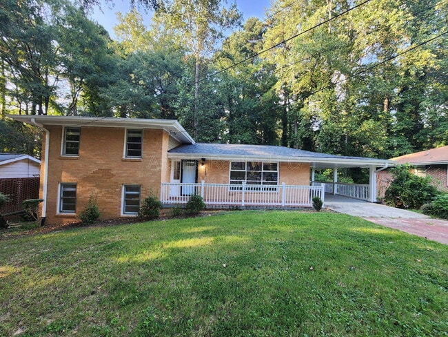 property at 2689 Collier Dr NW