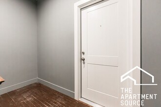 2620 N Milwaukee Ave in Chicago, IL - Building Photo - Building Photo