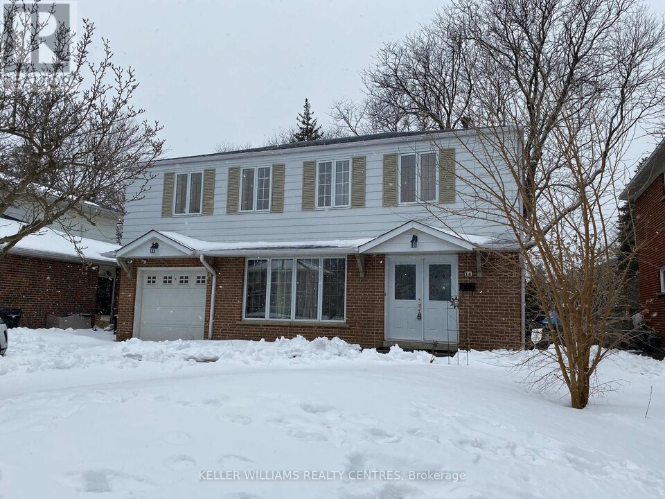 14 Shaughnessy Blvd in Toronto, ON - Building Photo