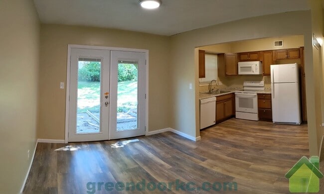 7835 Eby Ln in Overland Park, KS - Building Photo - Building Photo