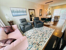 2001 N Honore St in Chicago, IL - Building Photo