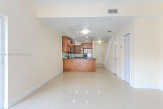 5698 W 25th Ct in Hialeah, FL - Building Photo - Building Photo
