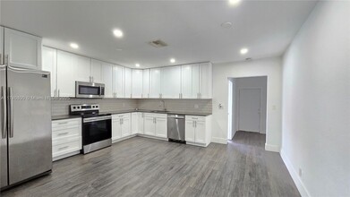 3805 NW 78th Terrace in Coral Springs, FL - Building Photo - Building Photo
