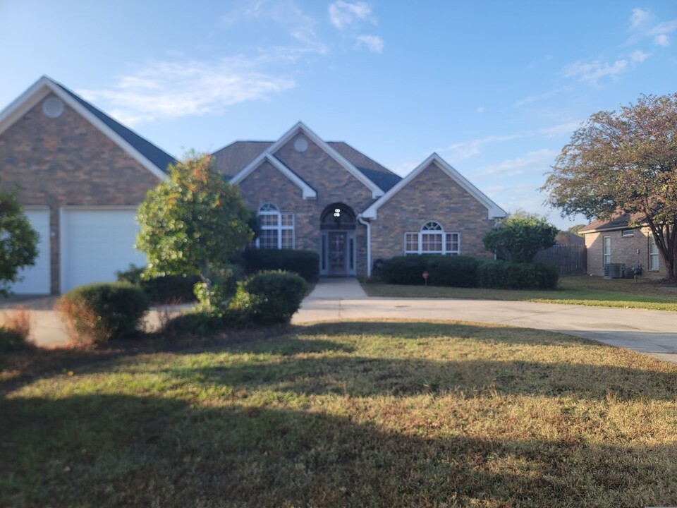 319 Bunker Ln in Monroe, LA - Foto de edificio