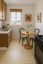 1054 Orange Ave in Long Beach, CA - Building Photo - Building Photo