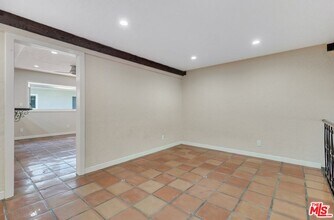 13214 Fiji Way in Marina Del Rey, CA - Building Photo - Building Photo