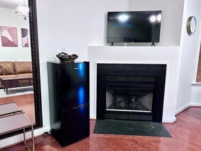 20926 Cheyenne Terrace, Unit Silver in Potomac Falls, VA - Building Photo - Building Photo