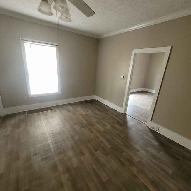 400 E Park Pl in Jeffersonville, IN - Building Photo - Building Photo