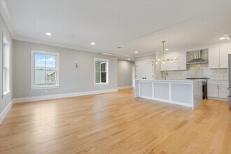 30 Dighton St, Unit 3 in Boston, MA - Building Photo - Building Photo