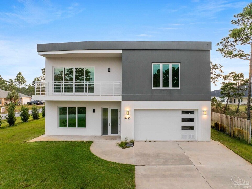 5487 Cimmeron Ct in Gulf Breeze, FL - Building Photo