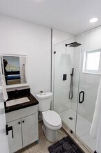 1002 NW 74th St in Miami, FL - Building Photo - Building Photo