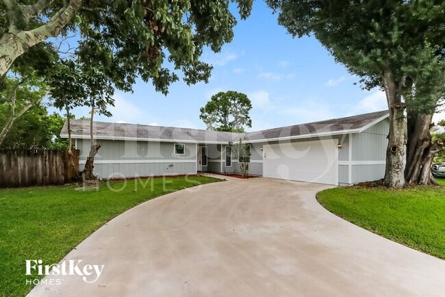 521 SW Comet Terrace in Port St. Lucie, FL - Building Photo - Building Photo
