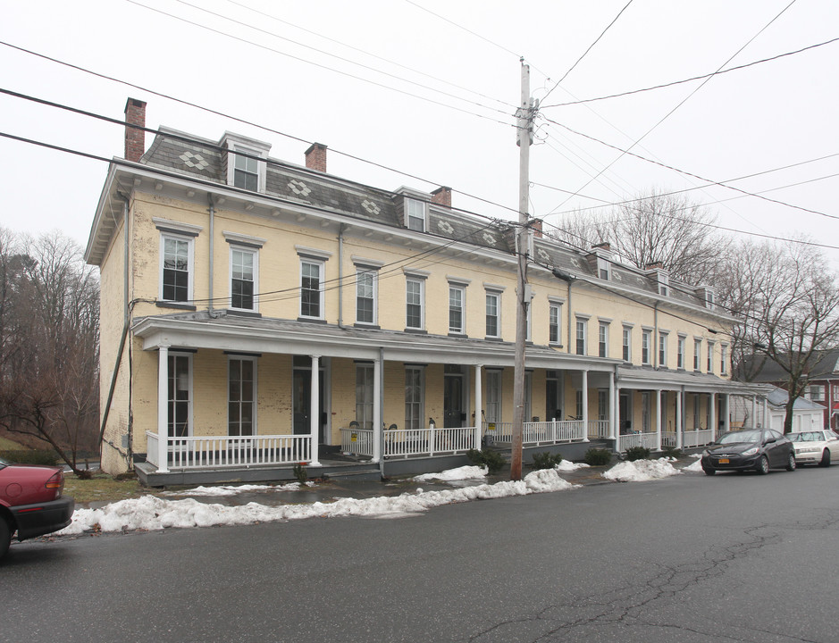 76-88 Spring St in Kingston, NY - Building Photo